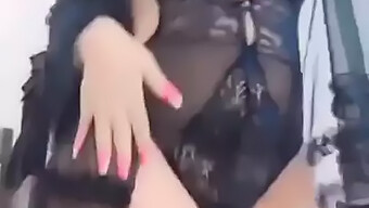 Sensual Footjob De La Tía Desi Y Masaje Orgásmico